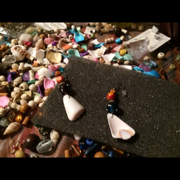 Beautiful handmade airings - Picture 1 of 3